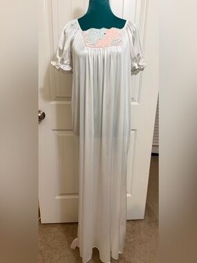 Val Mode Vintage Long Satin Nightgown Sz Large